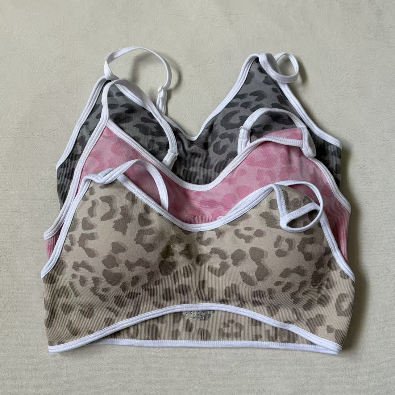 LOGO Women's Beautiful Back Ga - Sports Bra Racerback ulasan dan harga